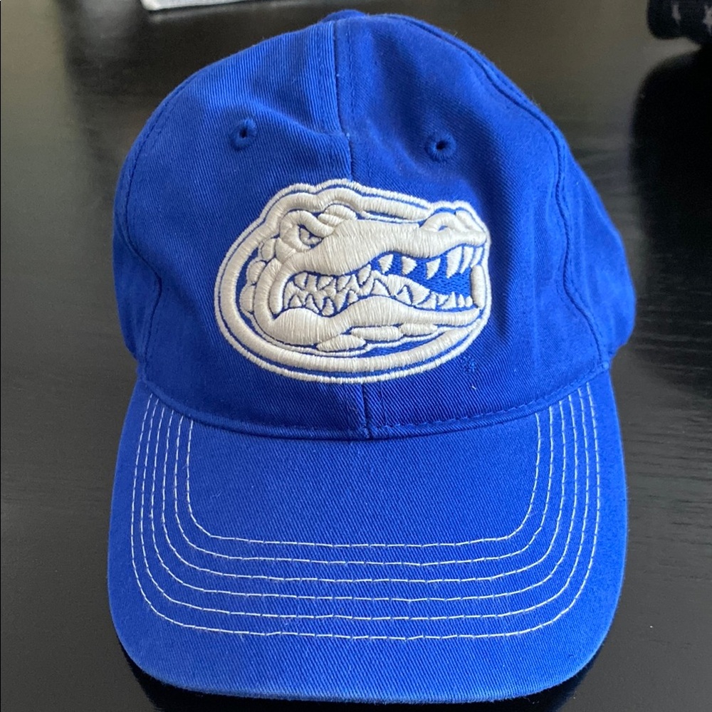 Hat, Florida Gators blue hat, rare white gator. Velcro strap in the back.